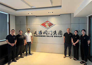 Azerbaijani clients visit the factory looking forward to deepening cooperation